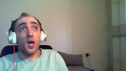 Snapshot of bentish chatting on 06.14.26 bentish online show from 06.14.26