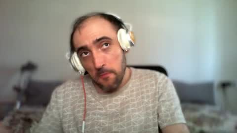 Snapshot of bentish chatting on 07.16.26 bentish online show from 07.16.26