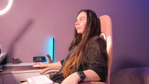 Snapshot of beriesniks chatting on 11.02.25 BeriesNiks online show from 11.02.25