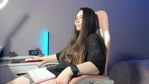 Snapshot of beriesniks chatting on 11.12.25 BeriesNiks online show from 11.12.25