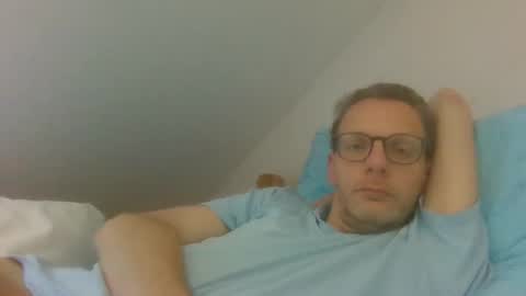 Snapshot of bernie484237 chatting on 05.28.26 Bernie online show from 05.28.26