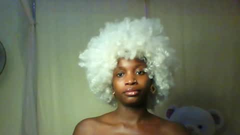 Snapshot of berries02 chatting on 11.01.25 Berries online show from 11.01.25