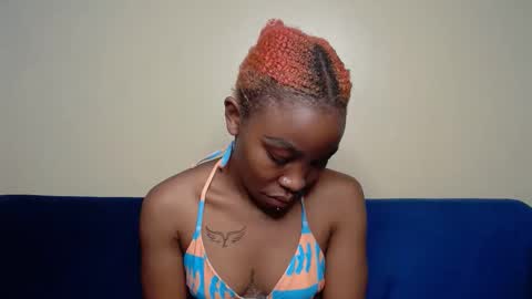 berries_lee online show from 11.04.25