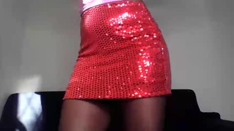 Snapshot of berry_twinkle chatting on 10.20.25 Trizar online show from 10.20.25