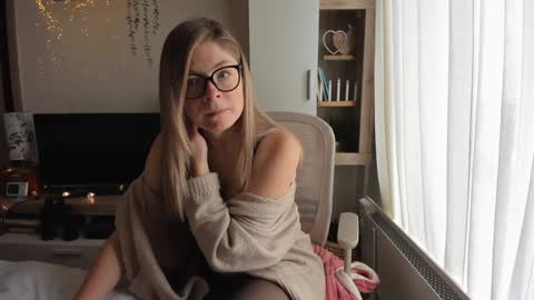 Vicky   online show from 03.19.26