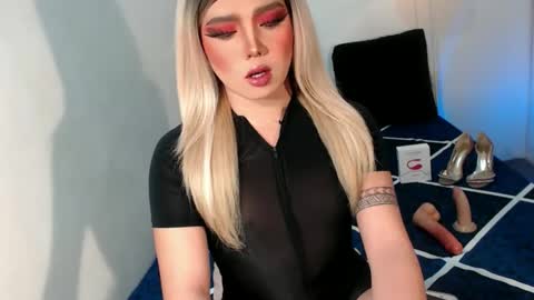 bestgirljulia online show from 11.05.25