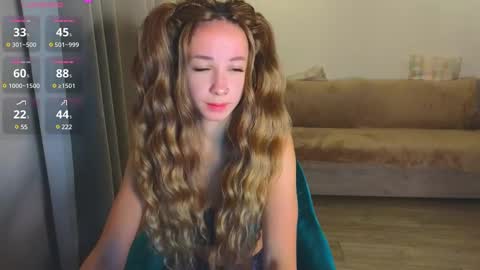 Snapshot of bestie_baby chatting on 02.23.25 Emely online show from 02.23.25