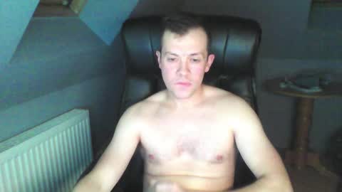 Snapshot of bestworld_ chatting on 11.04.25 bestworld_ online show from 11.04.25