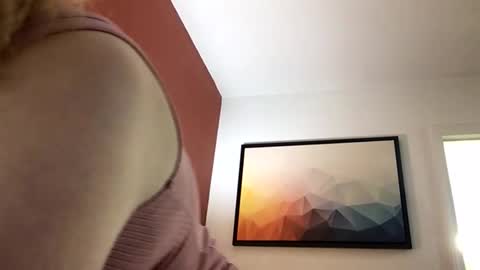 Bethanytakesitt online show from 01.04.25