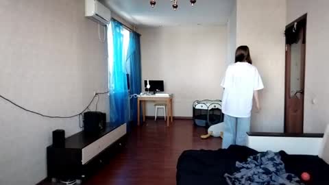 Leila online show from 06.04.26