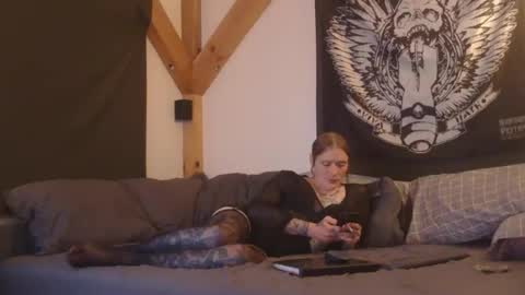 Snapshot of betsybradcock chatting on 11.13.25 Betsy online show from 11.13.25