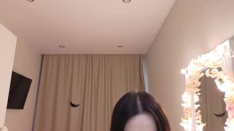 Snapshot of betty__davvis chatting on 11.02.25 Betty online show from 11.02.25