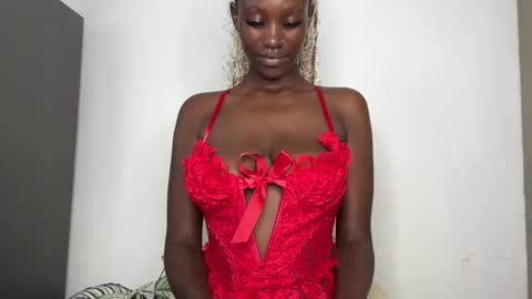 Snapshot of betty_fire_ chatting on 10.09.25 Adah online show from 10.09.25