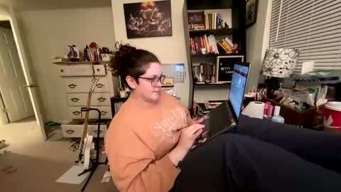 Betty Cake online show from 12.12.24