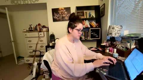 Betty Cake online show from 12.16.24