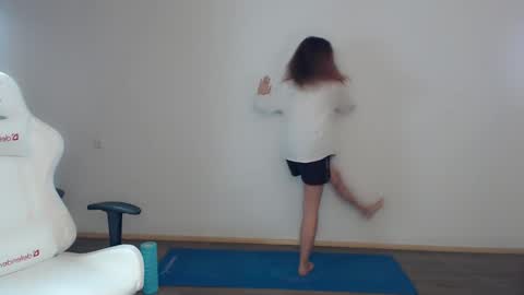 Snapshot of bettystar_ chatting on 12.13.24 Betty online show from 12.13.24