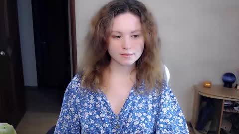 Snapshot of bettystar_ chatting on 09.14.25 Betty online show from 09.14.25