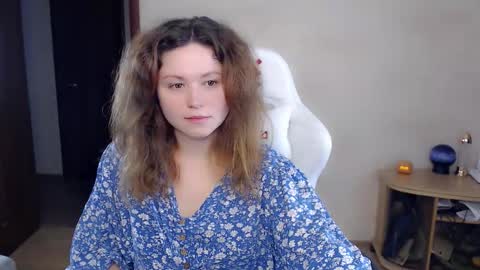 Snapshot of bettystar_ chatting on 09.20.25 Betty online show from 09.20.25