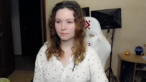 Snapshot of bettystar_ chatting on 10.14.25 Betty online show from 10.14.25