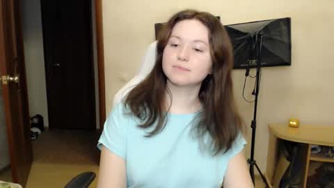 Snapshot of bettystar_ chatting on 10.21.25 Betty online show from 10.21.25