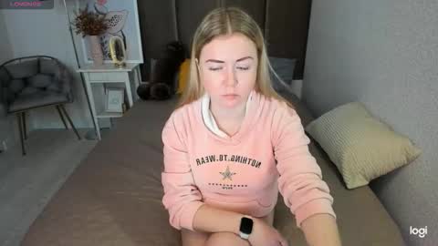 Mila Sweet online show from 11.18.25