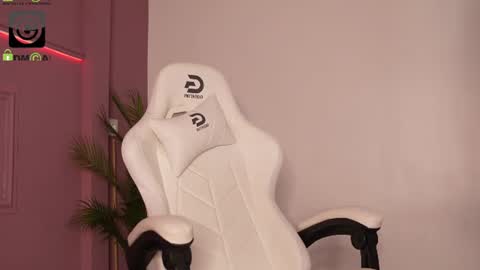 Snapshot of bettyvelvet chatting on 06.18.26 Betty online show from 06.18.26