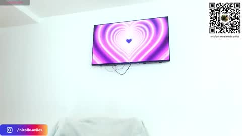 Nicolle Aviles online show from 11.15.25