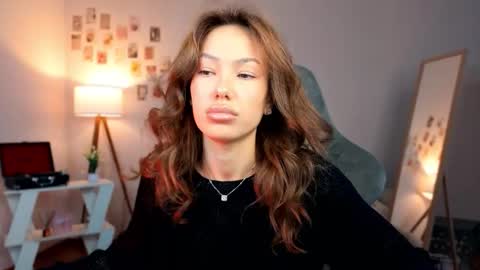 Snapshot of beverlyclub chatting on 03.17.26 Lilly online show from 03.17.26