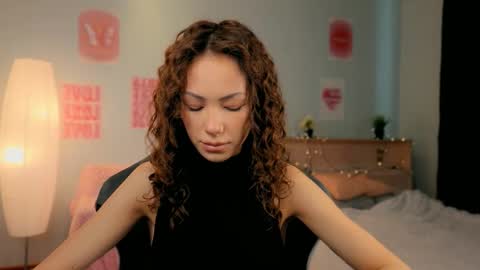 Snapshot of beverlyclub chatting on 03.22.26 Lilly online show from 03.22.26