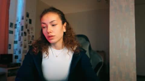 Snapshot of beverlyclub chatting on 03.28.26 Lilly online show from 03.28.26