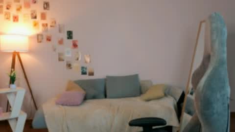 Snapshot of beverlyclub chatting on 04.04.26 Lilly online show from 04.04.26