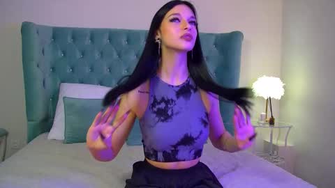 Snapshot of beverlyyork chatting on 02.18.25 Beverly online show from 02.18.25