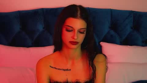 Snapshot of beverlyyork chatting on 09.10.25 Beverly online show from 09.10.25