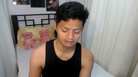 bhillrhey121103 online show from 04.22.26