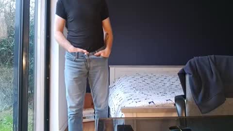 Snapshot of bi_french69 chatting on 01.01.25 My name is David and if you like public exhibitions you wont be disappointed with me LoL - My favorite vibes is 44 online show from 01.01.25