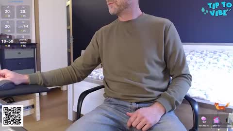 Snapshot of bi_french69 chatting on 01.20.25 My name is David and if you like public exhibitions you wont be disappointed with me LoL - My favorite vibes is 44 online show from 01.20.25