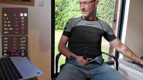 Snapshot of bi_french69 chatting on 09.23.25 My name is David and if you like public exhibitions you wont be disappointed with me LoL - My favorite vibes is 44 online show from 09.23.25