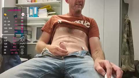Snapshot of bi_french69 chatting on 09.24.25 My name is David and if you like public exhibitions you wont be disappointed with me LoL - My favorite vibes is 44 online show from 09.24.25