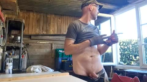 My name is David and if you like public exhibitions you wont be disappointed with me LoL - My favorite vibes is 44  online show from 04.08.26