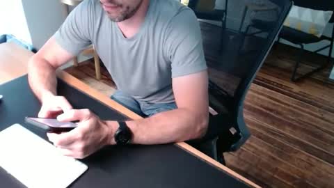 Snapshot of bi_sexy_man chatting on 05.27.26 bi_sexy_man online show from 05.27.26