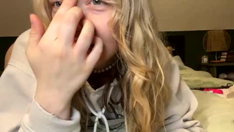 Ellie  online show from 03.11.26