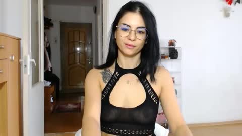 Snapshot of bibitina chatting on 10.04.25 innasugarwild online show from 10.04.25