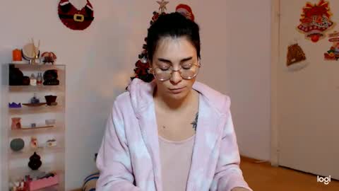 Snapshot of bibitina chatting on 12.15.25 innasugarwild online show from 12.15.25