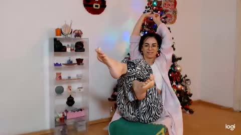 Snapshot of bibitina chatting on 12.17.25 innasugarwild online show from 12.17.25