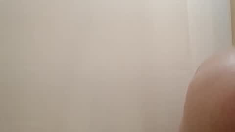 Snapshot of bibottom68942 chatting on 11.18.25 bibottom68942 online show from 11.18.25