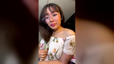 Snapshot of bicha2908 chatting on 12.18.25 Bicha online show from 12.18.25