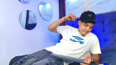 Snapshot of bick_jhonn chatting on 05.28.26 Bick Khonn online show from 05.28.26