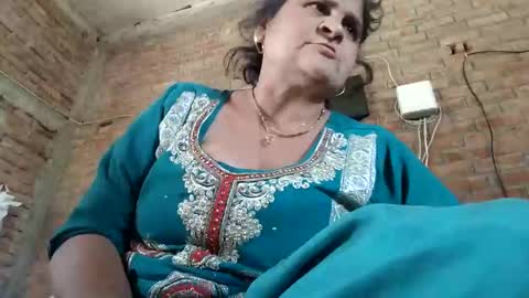 Mona online show from 03.05.25