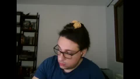 Snapshot of bicuriousguy1993 chatting on 02.05.25 BiCuriousGuy online show from 02.05.25