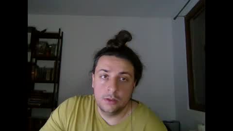 Snapshot of bicuriousguy1993 chatting on 02.08.25 BiCuriousGuy online show from 02.08.25